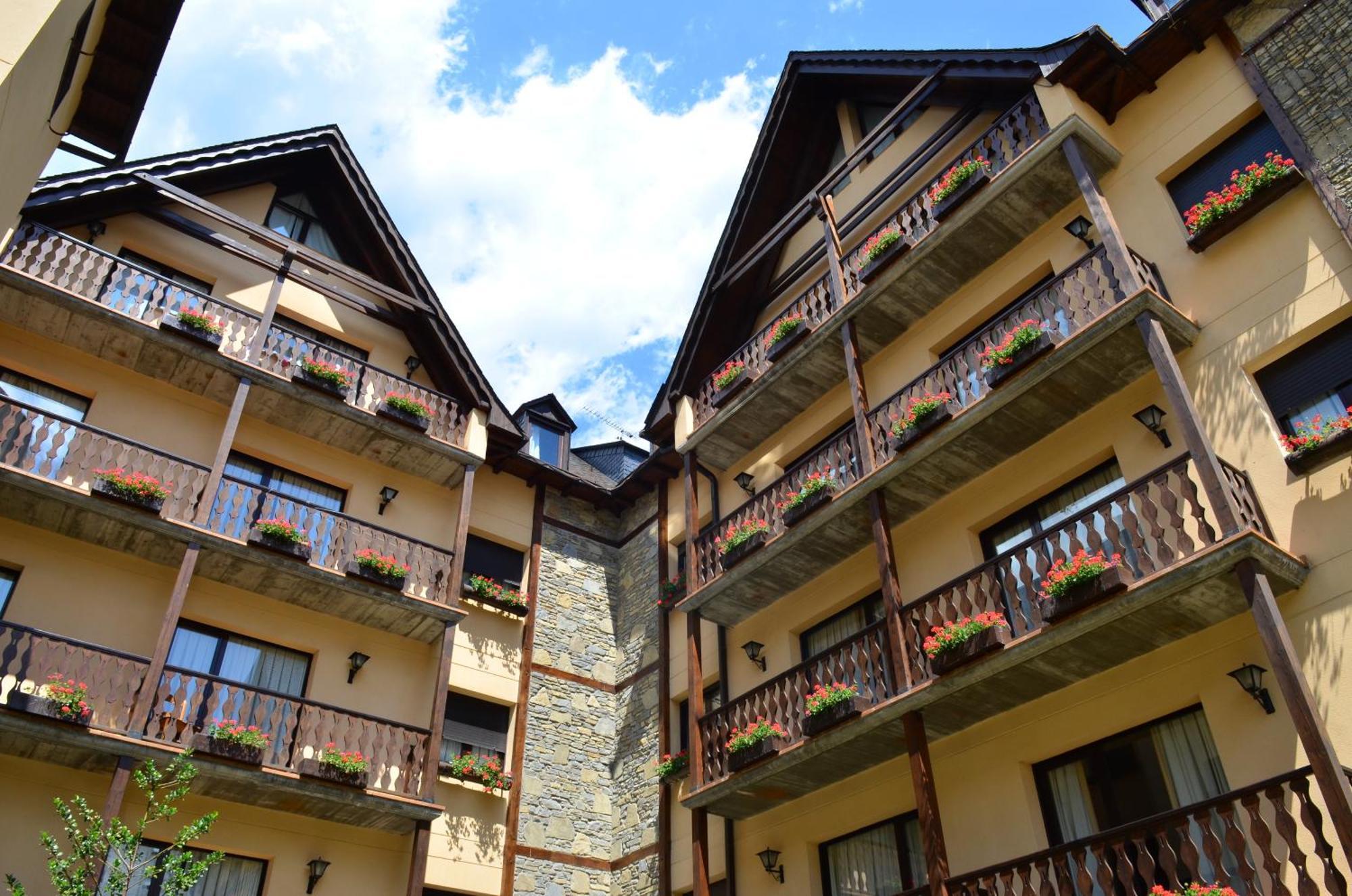 Aparthotel El Refugio de Aran Vielha Exterior foto